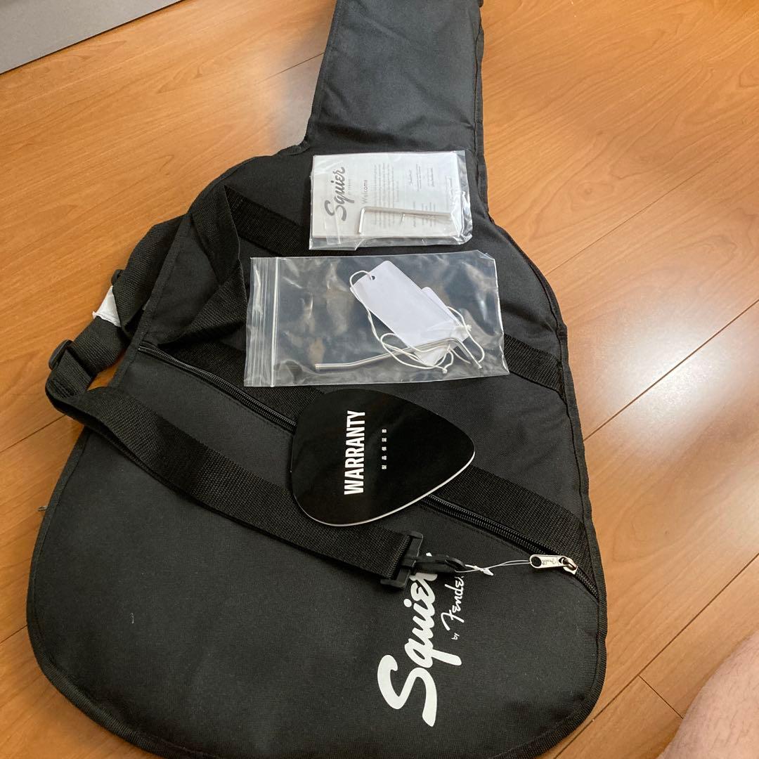 Squier Stratocaster HSS ブラック　チューナーシールド付き