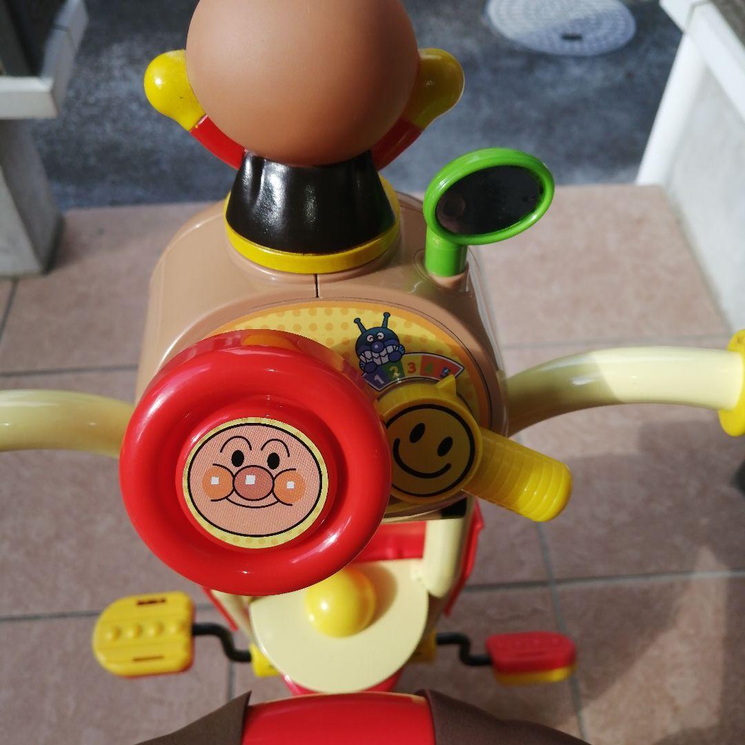 ☆アンパンマン三輪車☆手押し棒付き、充実の装備。