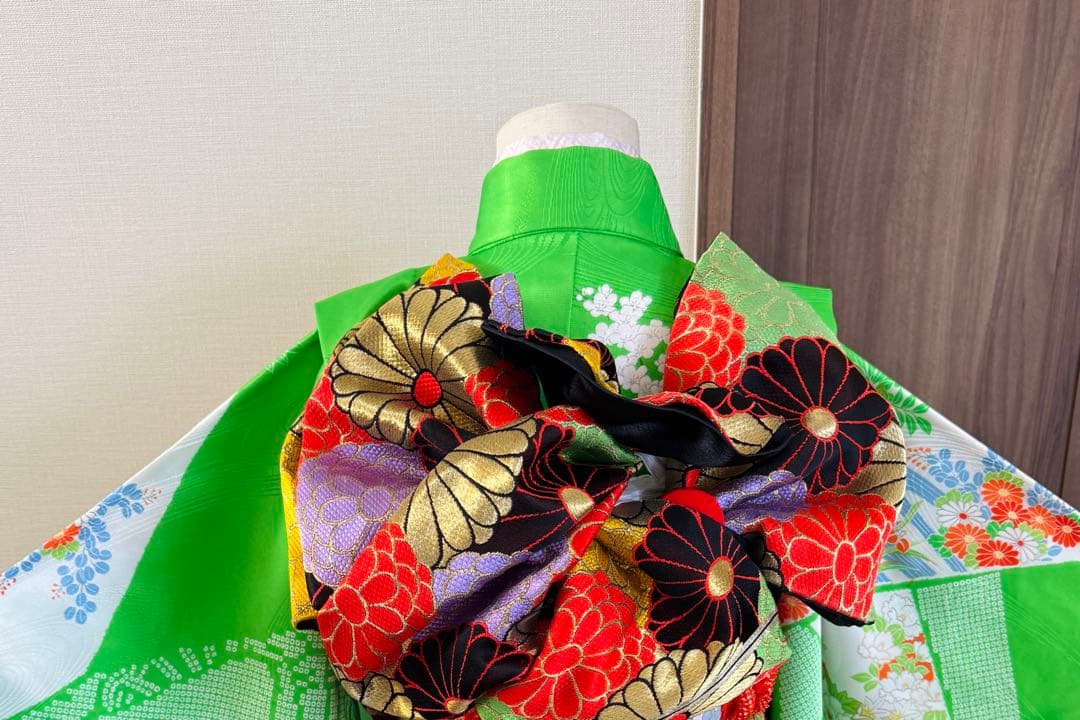 七五三に★レトロな黄緑色に御所車　疋田模様　七歳着物フルセット