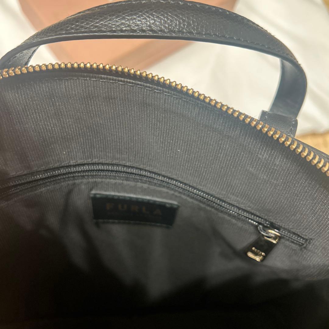 FURLA パイパー　ブラックレザーハンドバッグ