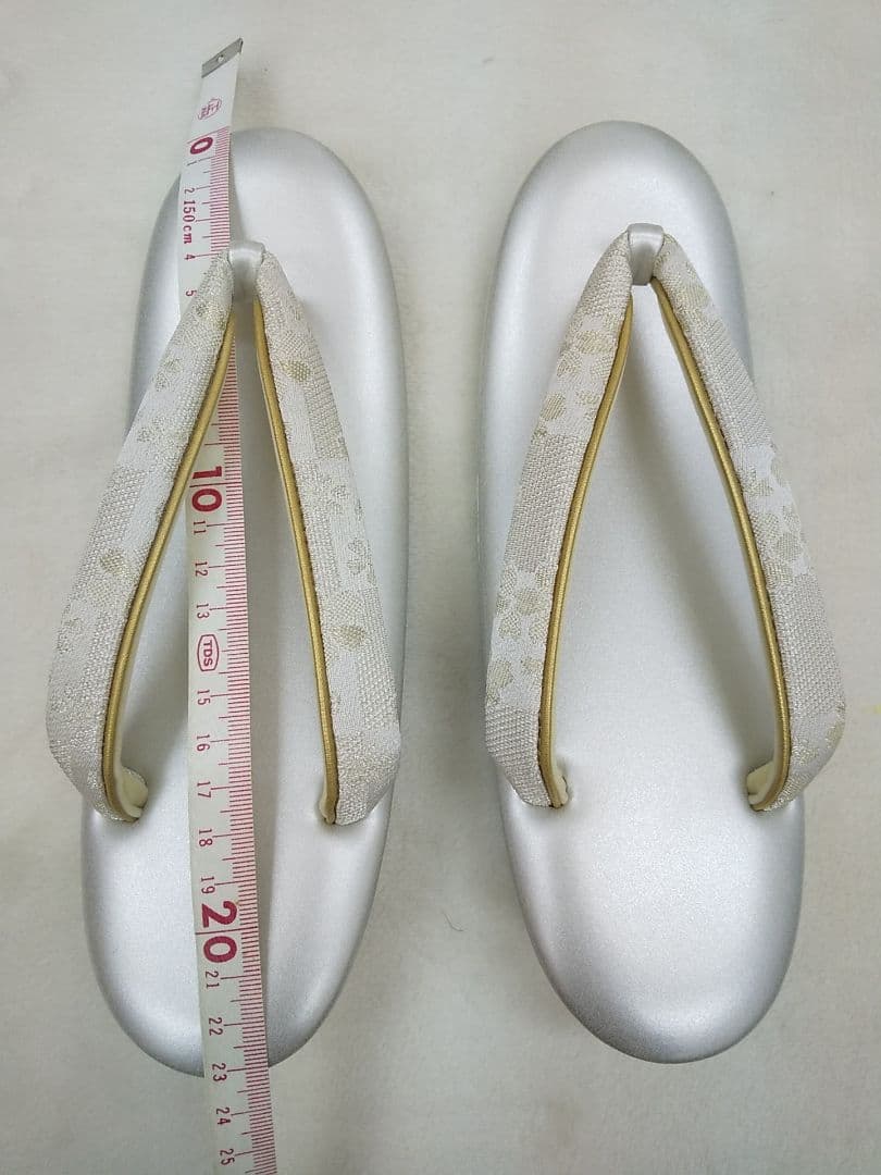 留袖、訪問着等 礼装用 金銀の市松模様の バックと 草履セット