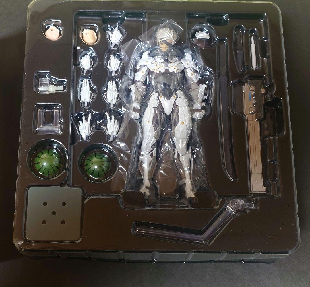 リボルテック　雷電 ホワイトアーマー メタルギアライジング（最終値下げ）