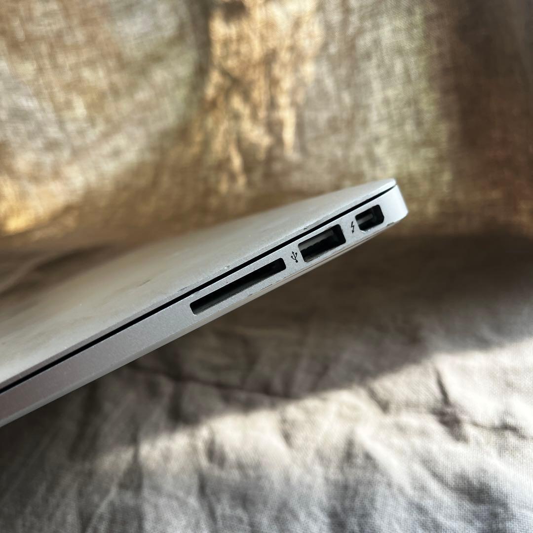 Apple MacBook Air 2017シルバー 充電器付き