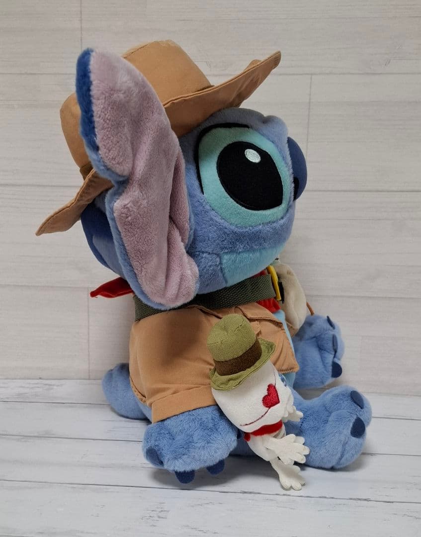 リロ&スティッチ　ぬいぐるみ　インディ ジョーンズ コラボ