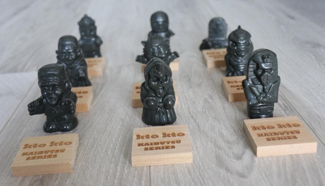 新品ktoktoケトケト ソフビ kaibutsu series9体セット台座付