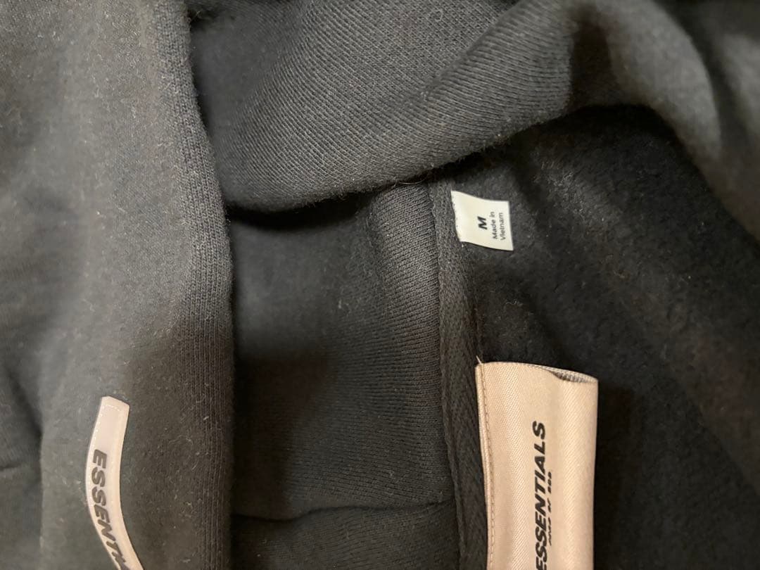 ESSENTIALS フルジップ パーカー ブラック　M