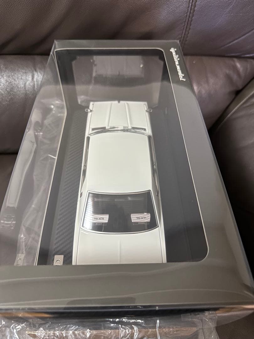 1/18 イグニッションモデル 330 セドリック 白 ignition