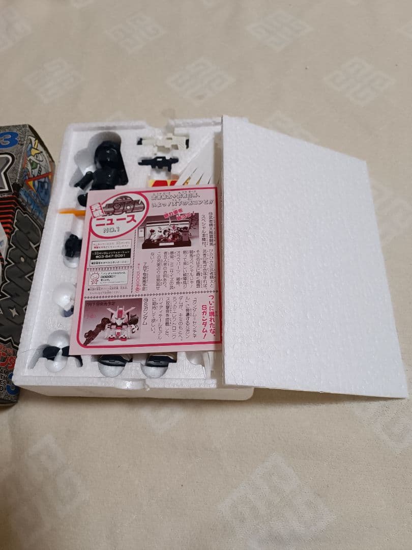 SDガンダム　ガンダムクロス　νガンダム　完品　シール未使用