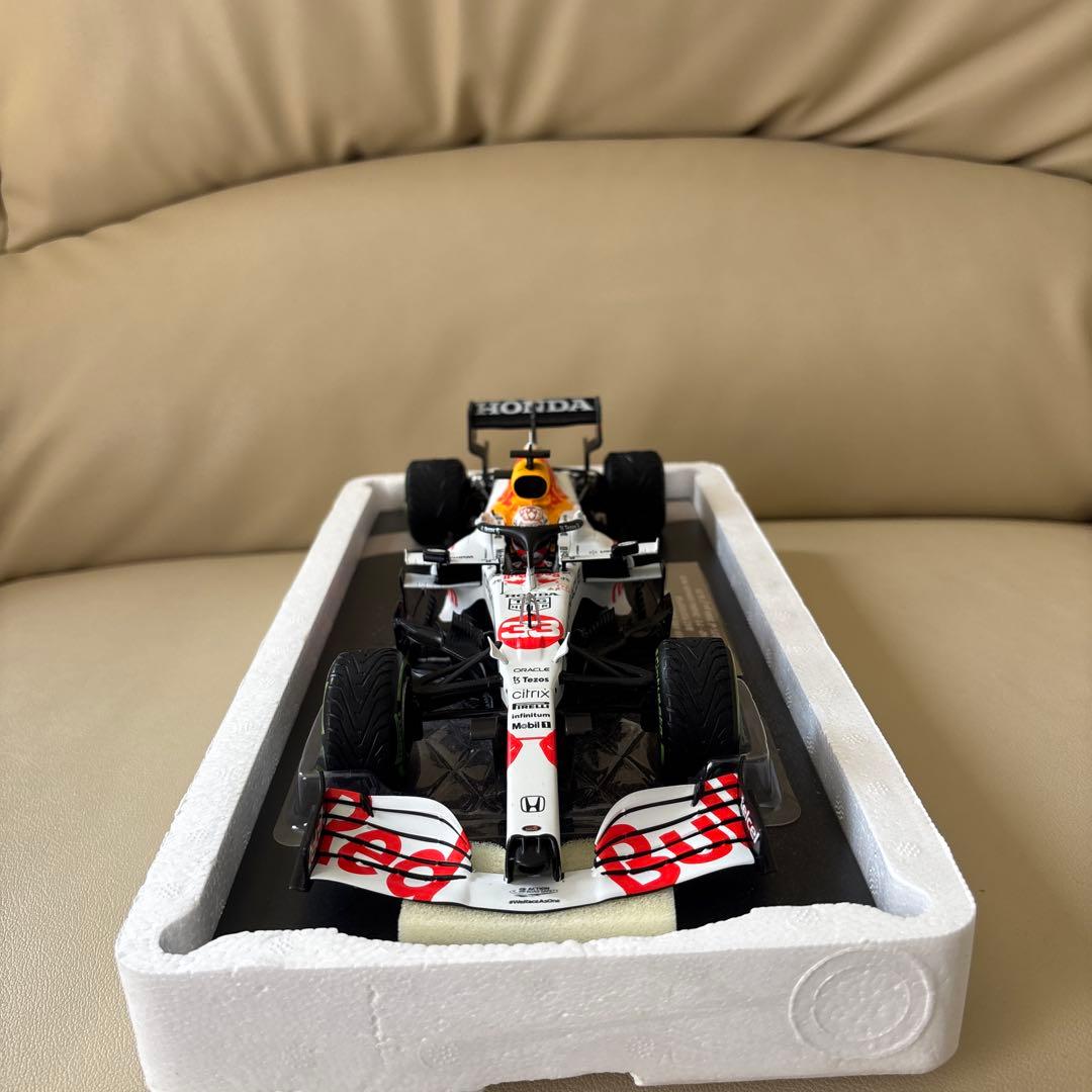 1/18ミニチャンプス レッドブルRB16B M.フェルスタッペン