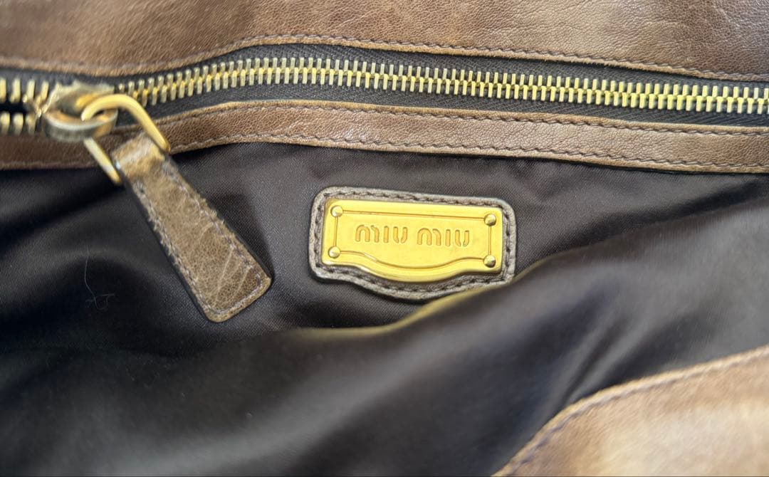 miumiu スタッズ2wayバッグ