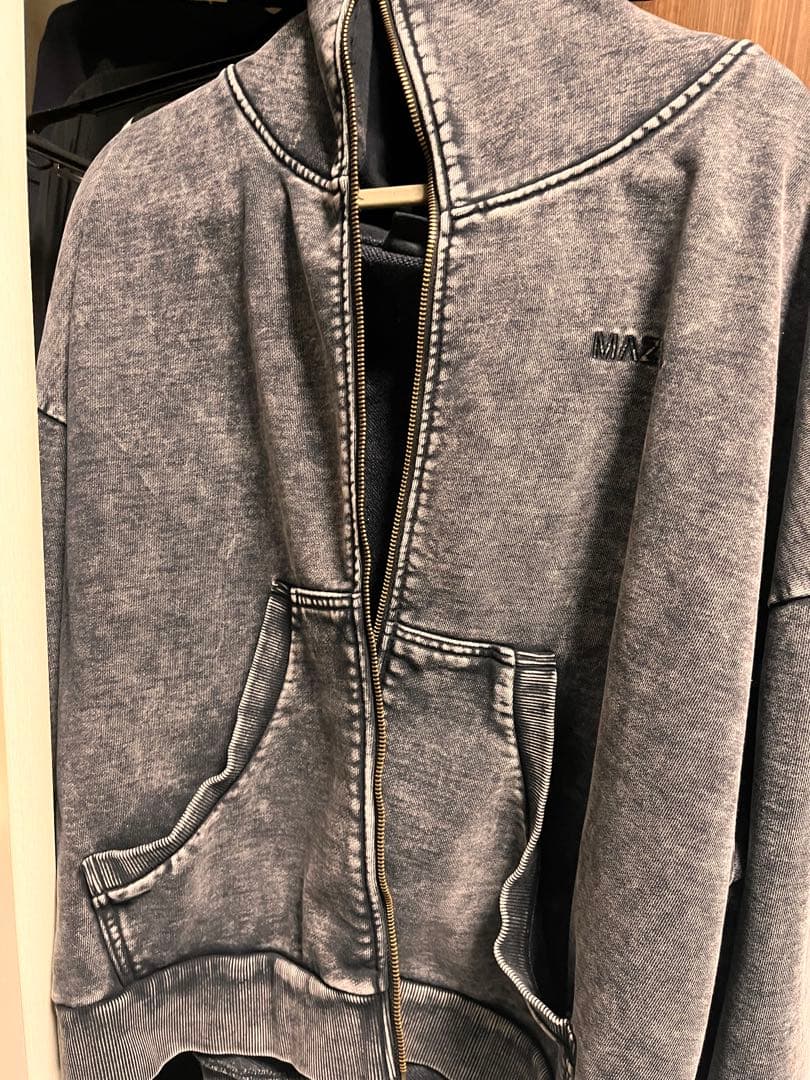 本日限定価格)MAZZEL ジップアップパーカー マーゼル パーカー Lサイズ