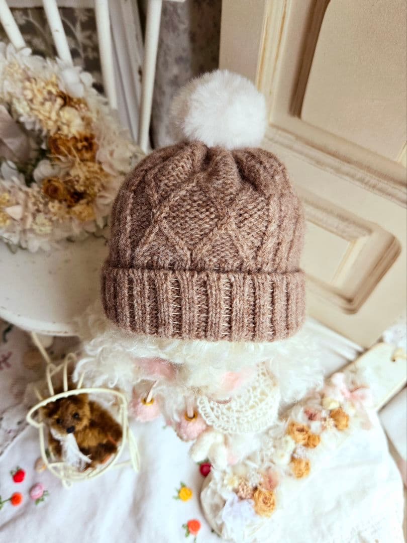 ミルク色のトイプードルちゃん毛糸のお帽子&ストールおめかしstyle