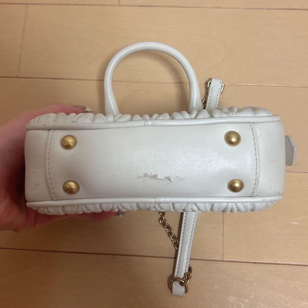 MIU MIU マテラッセショルダーバッグ チェーン付き