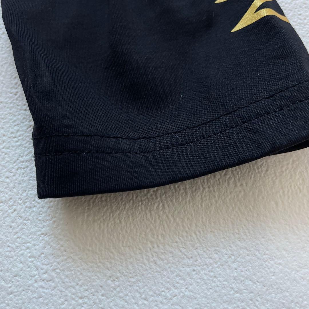 マークアンドロナ 裏起毛 モックネック ハイネック ロゴ ゴールド 冬Tシャツ