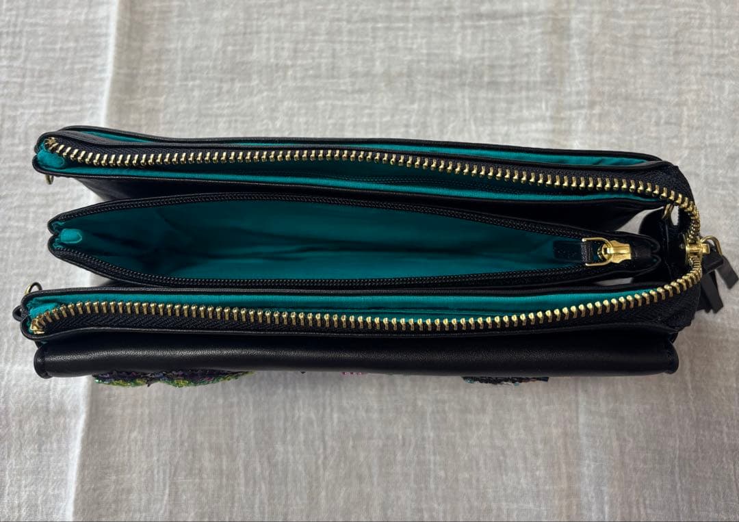 ヒグチユウコ　お財布バッグ