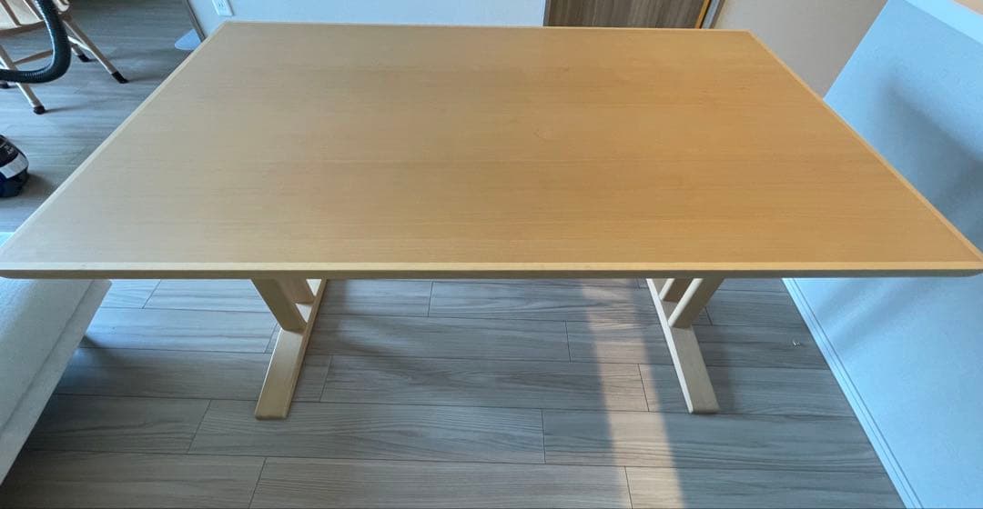 送料込　ダイニングテーブル　カリモク６０