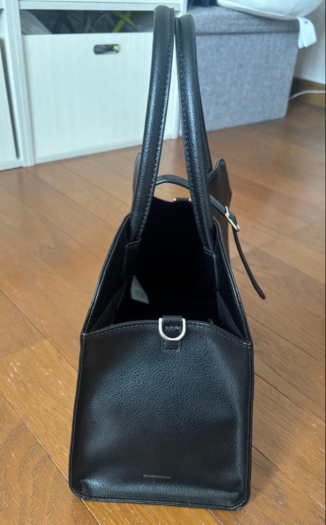 MONOROW ブラック ハンドバッグ