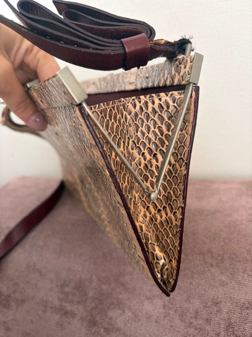 MIUMIU ヘビ革ショルダーバッグ