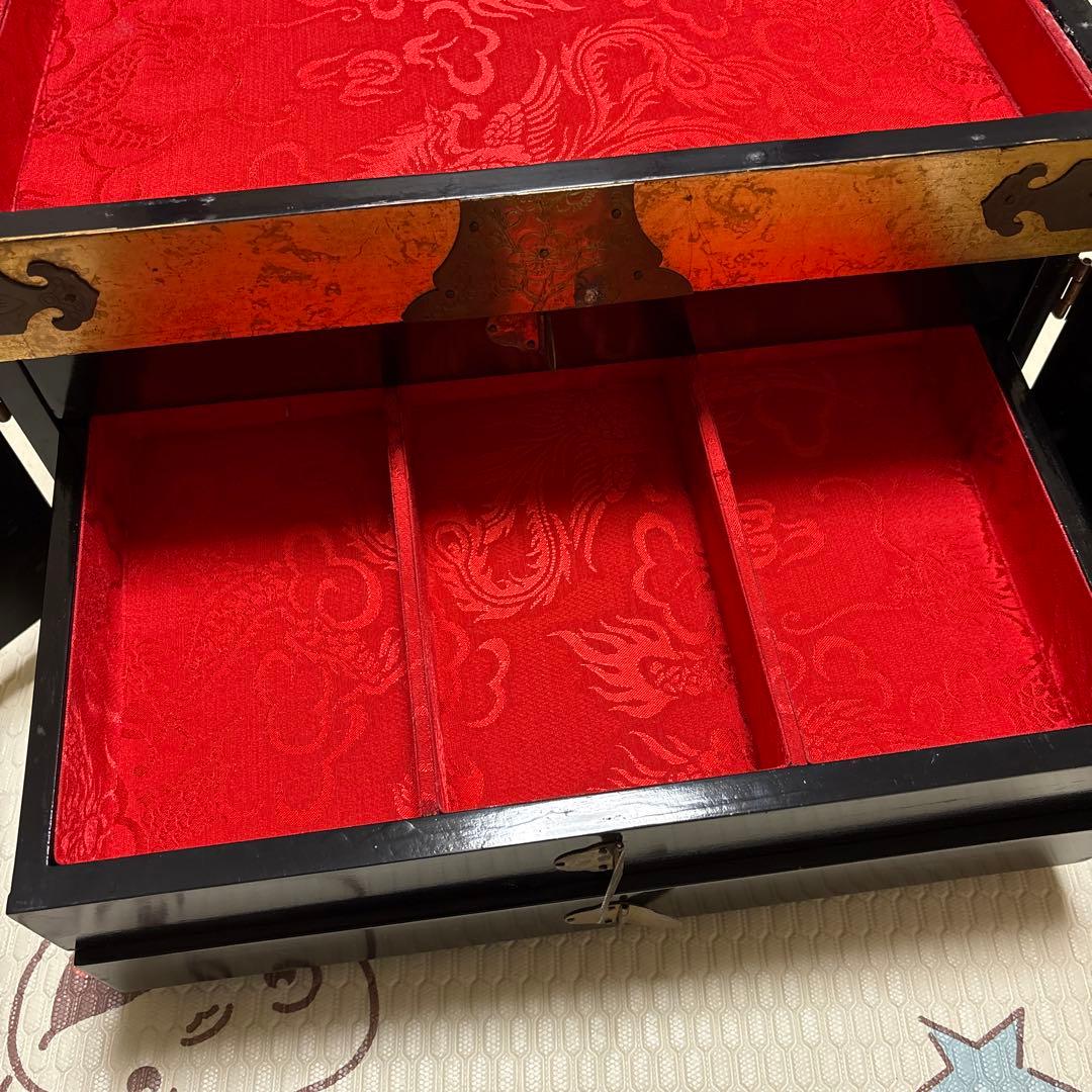 漆塗り金色箱 花鳥文様