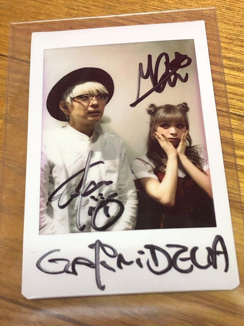 GARNiDELiA サイン入りチェキセット