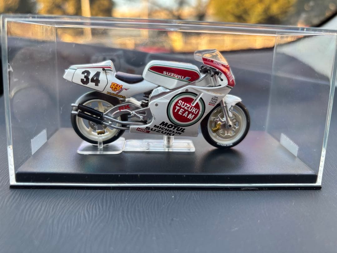 SUZUKI RGV500 ケビン・シュワンツ 1993 - メルカリ