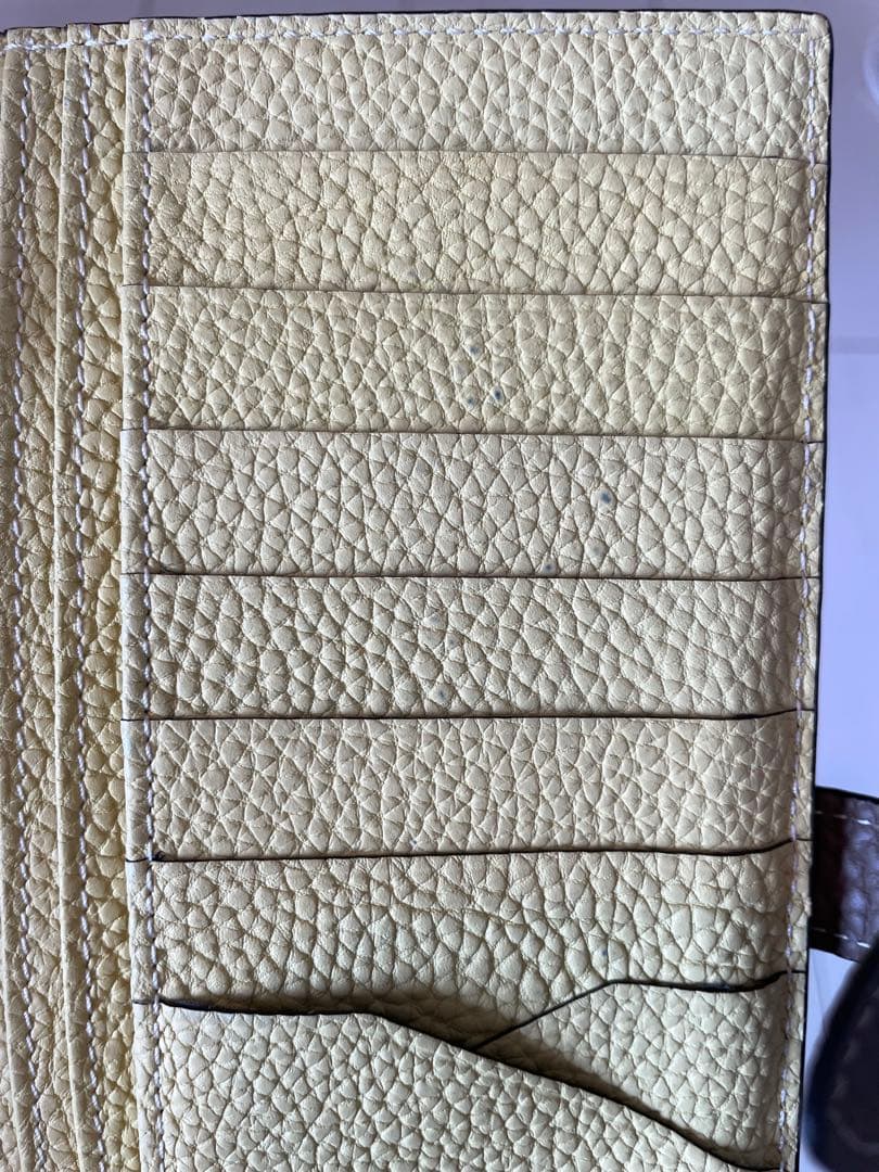 値下げ⭐︎レザー二つ折り長財布 グレージュ　イエロー