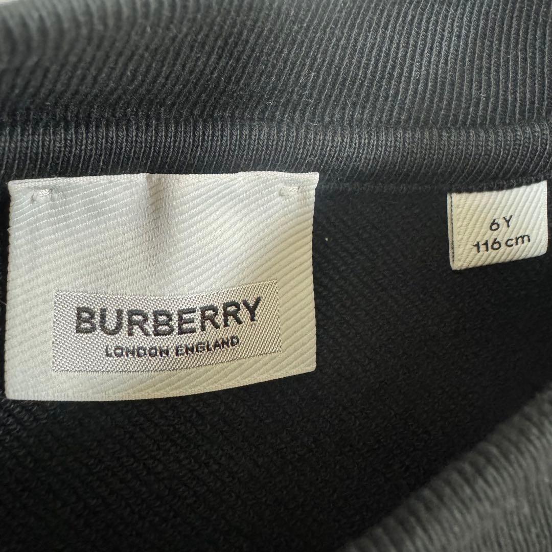 美品　バーバリー トレーナー　ロゴスウェットシャツ　ゴールド　黒　長袖　6Y