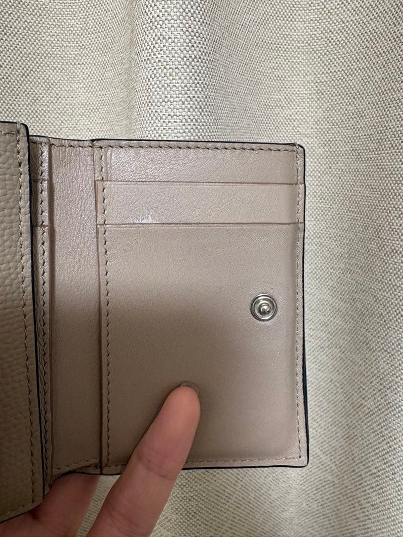 LOEWE アナグラム トライフォールド ウォレット サンド