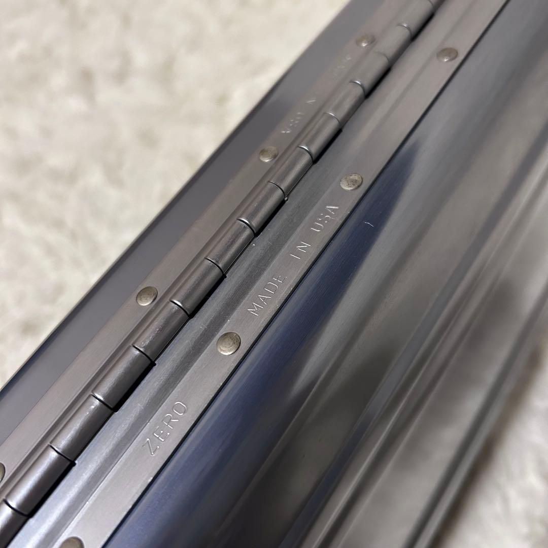 未使用　ゼロハリバートン　アタッシュケース　ブルーグレーカラー