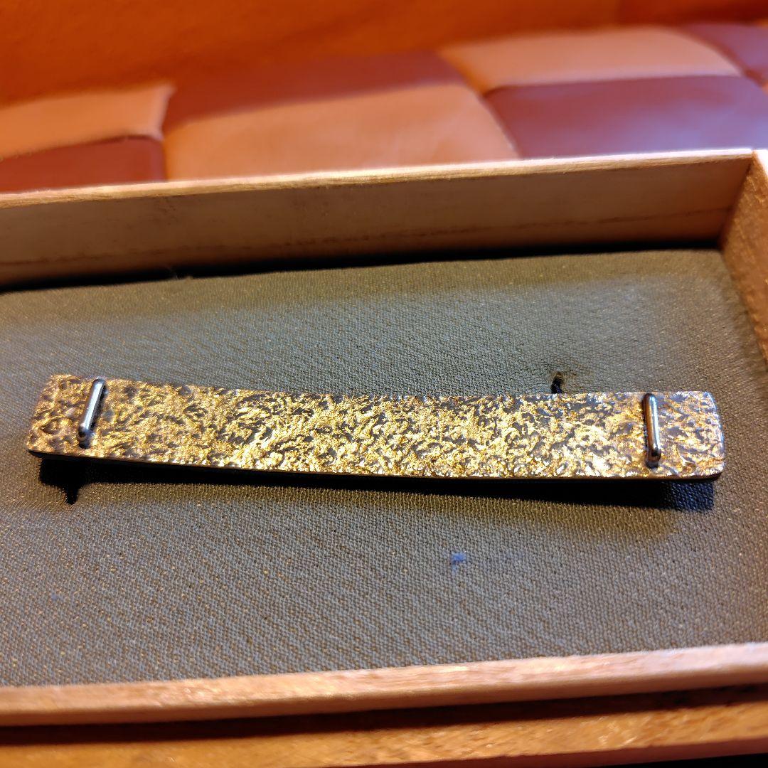 鉄地金象嵌帯留　江戸時代後期　木箱付