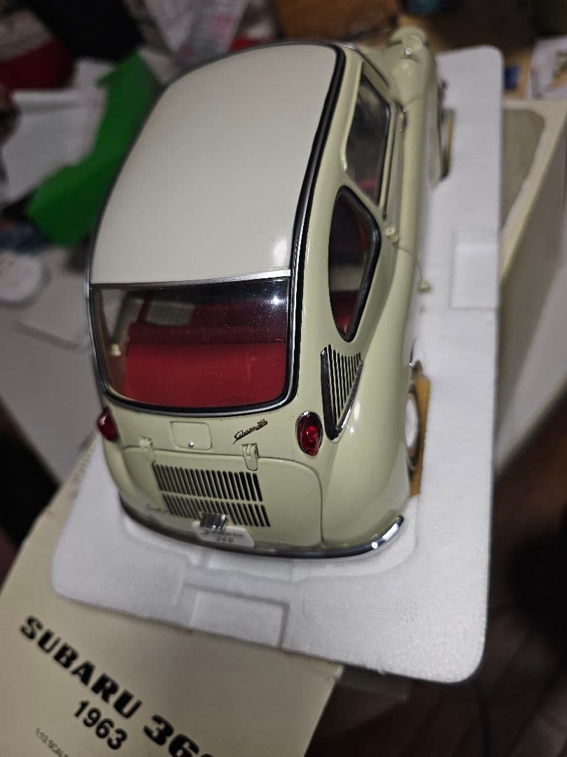 EBBRO社スバル360 1963 クリーム EBRO社製 SUBARU-360 (1963) 1/12