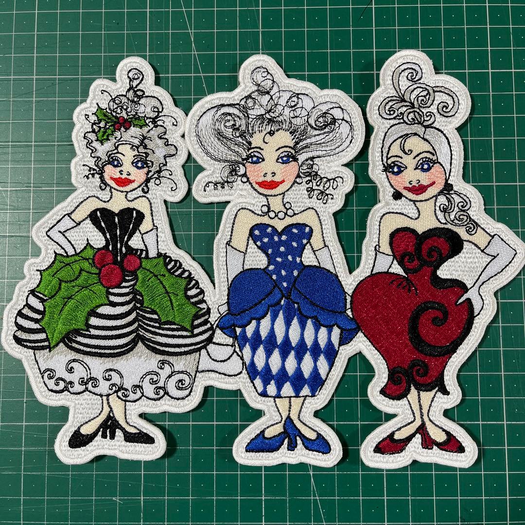 ロラライハリス刺繍データ　エンブクロス生地　刺繍＆アイロンワッペン刺繍