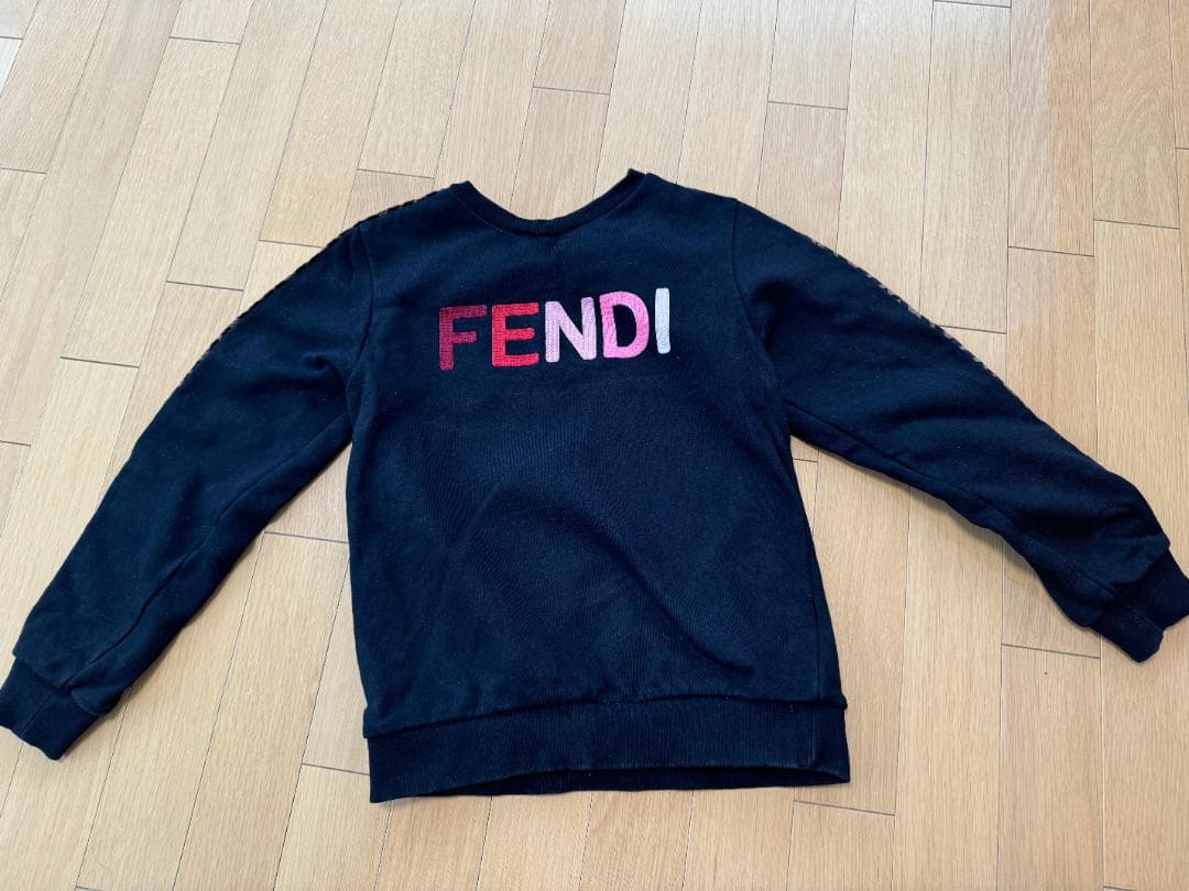 フェンディ　Fendi　キッズ　スウェットシャツ・トレーナー