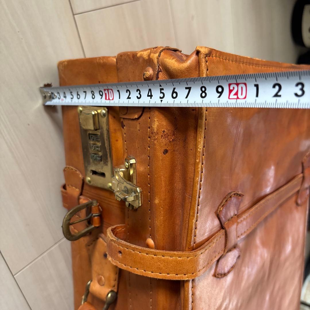 革製 トランク クラシック スーパーセブン｜ケータハム 新型「スーパー