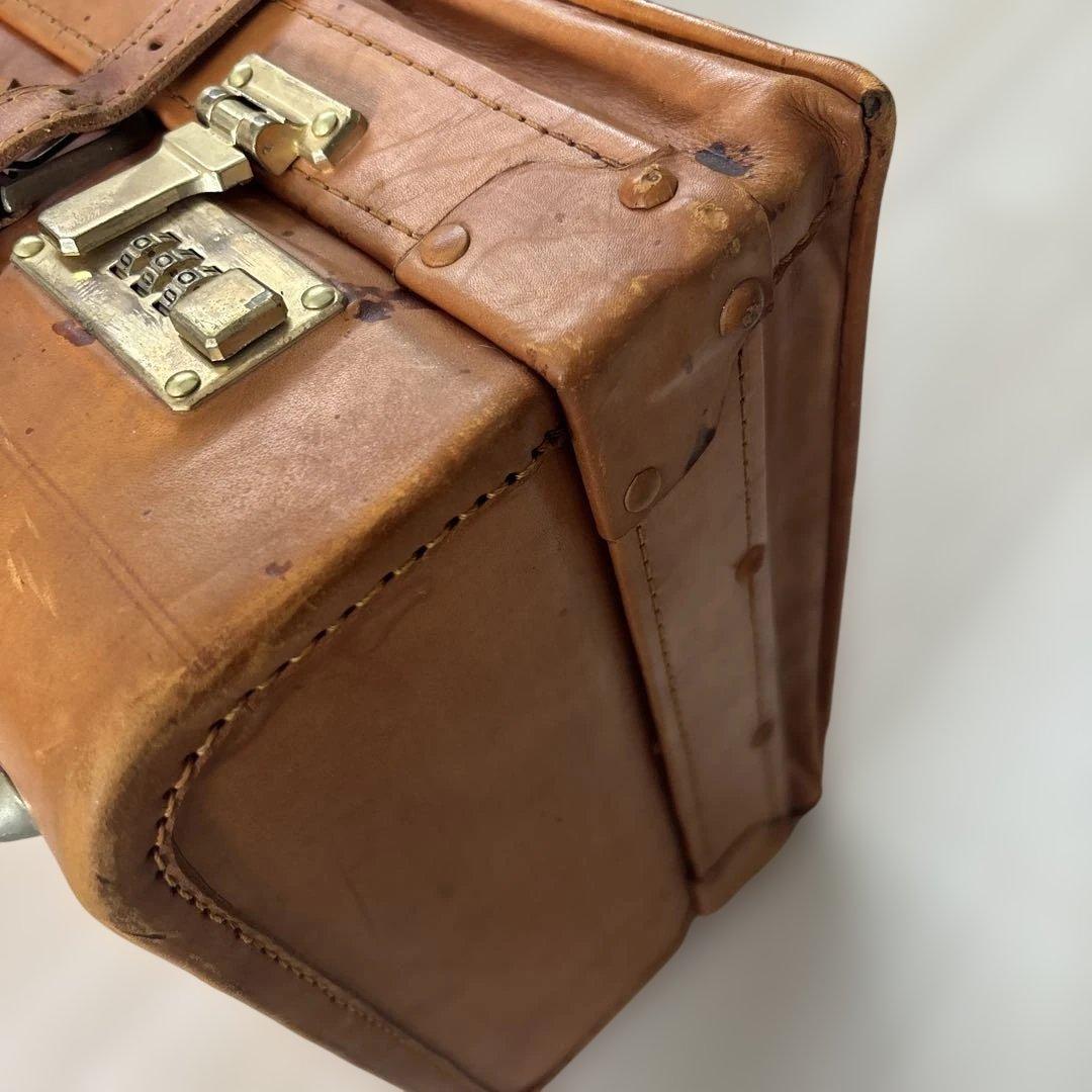 革製 トランク クラシック スーパーセブン｜ケータハム 新型「スーパー