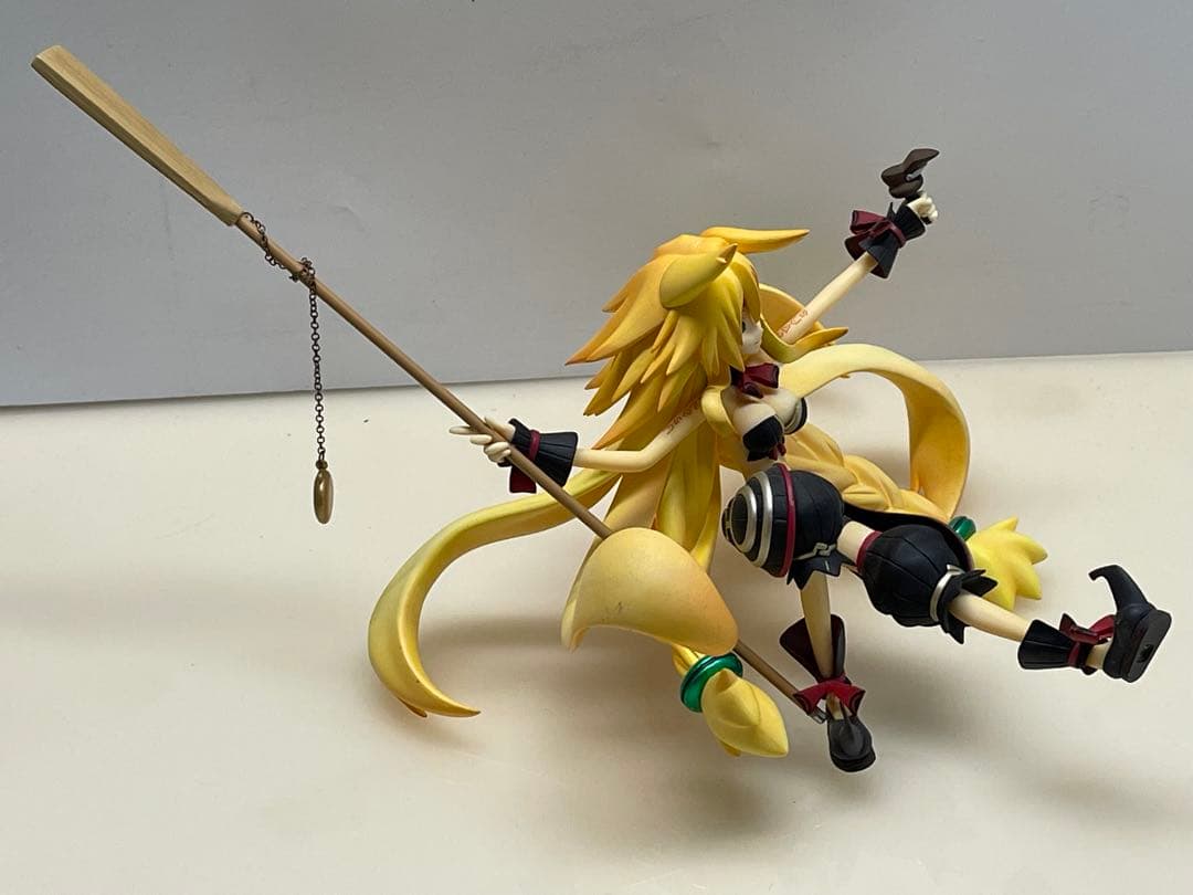 魔女と百騎兵 沼の魔女 メタリカ 1/8 フィギュア