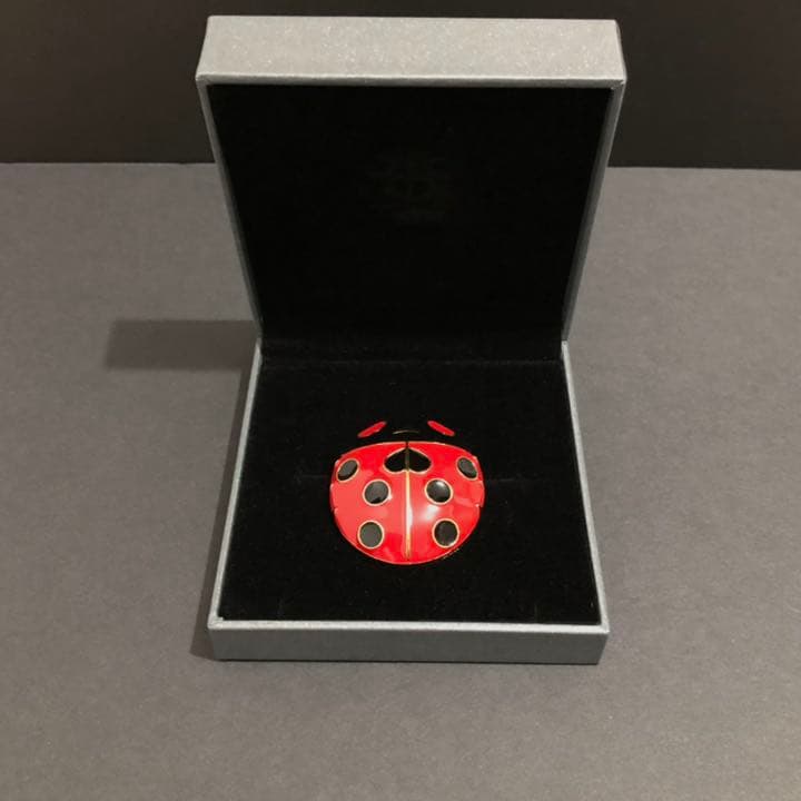 新品未使用】ジョルノ ブローチ てんとう虫 ジョジョ展