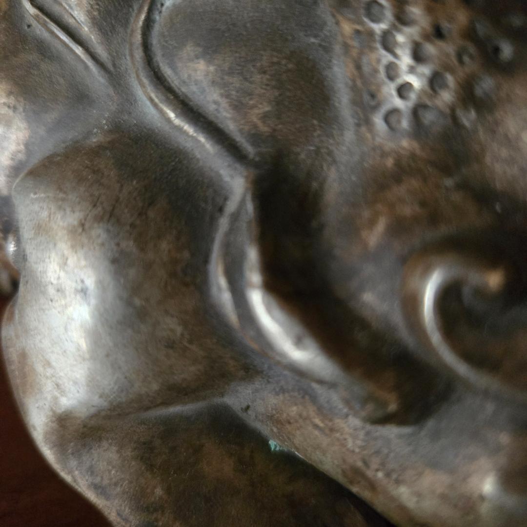 旧蔵銀製古董貔貅置物。包漿豊かにして自然な経年を示し、鎮宅辟邪の意を持つ佳品。