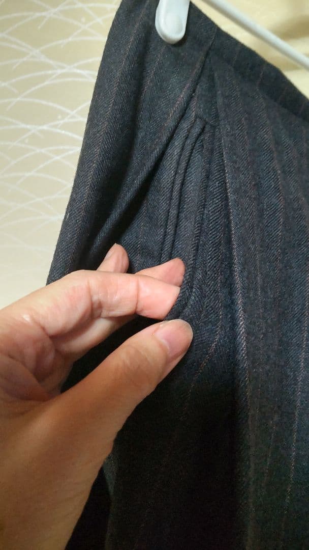 マーガレット・ハウエル　ダークグレー プリーツ スカート　Ⅱ