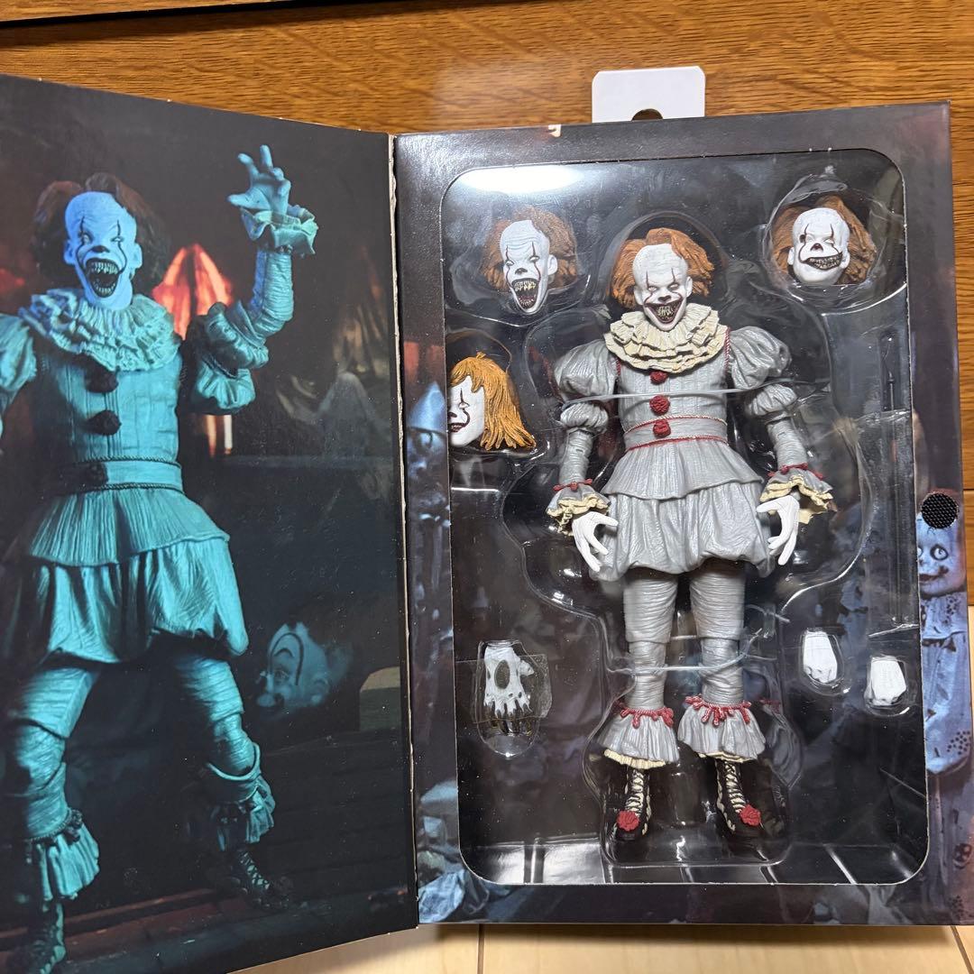IT ペニーワイズ NECA フィギュア