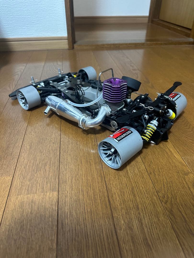 1/8サーパント950R 当時ハイエンドエンジンカー