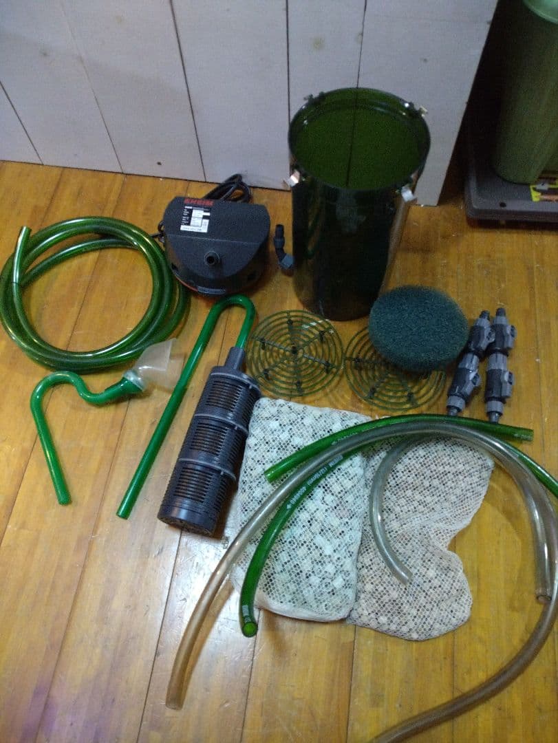 今週限定値下げ】60センチオーバーフローガラス水槽 とエーハイム2213