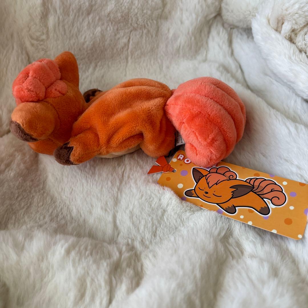 ポケモンセンター ロコン くったりぬいぐるみ おねむりver