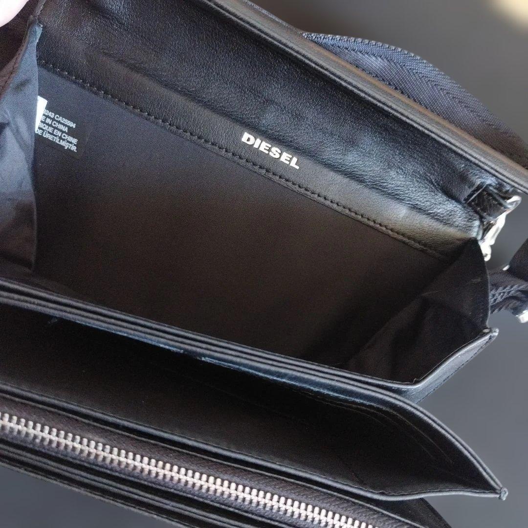 DIESEL ブラックショルダーバッグ【男女兼用】