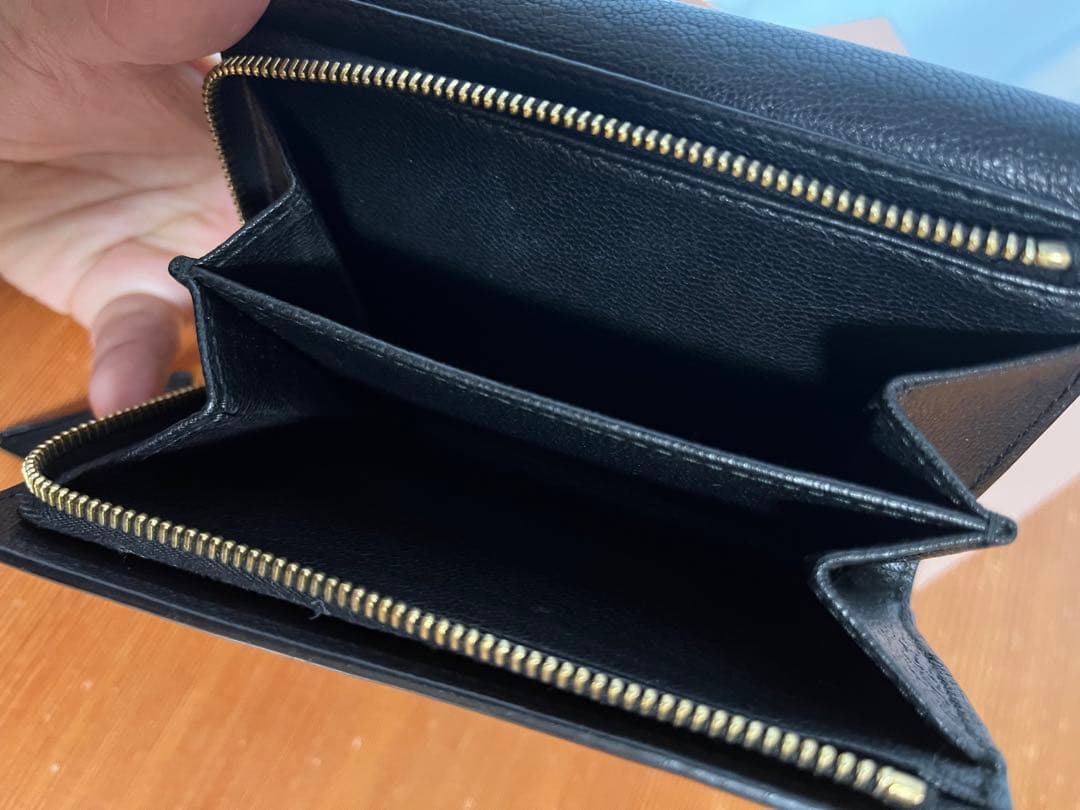 miumiu 三つ折財布 ブラックレザー