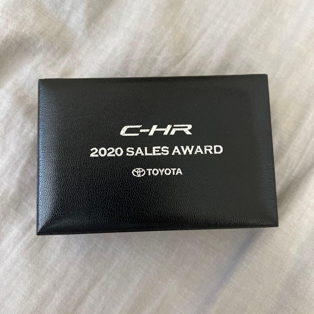 C-HR ピンバッジ