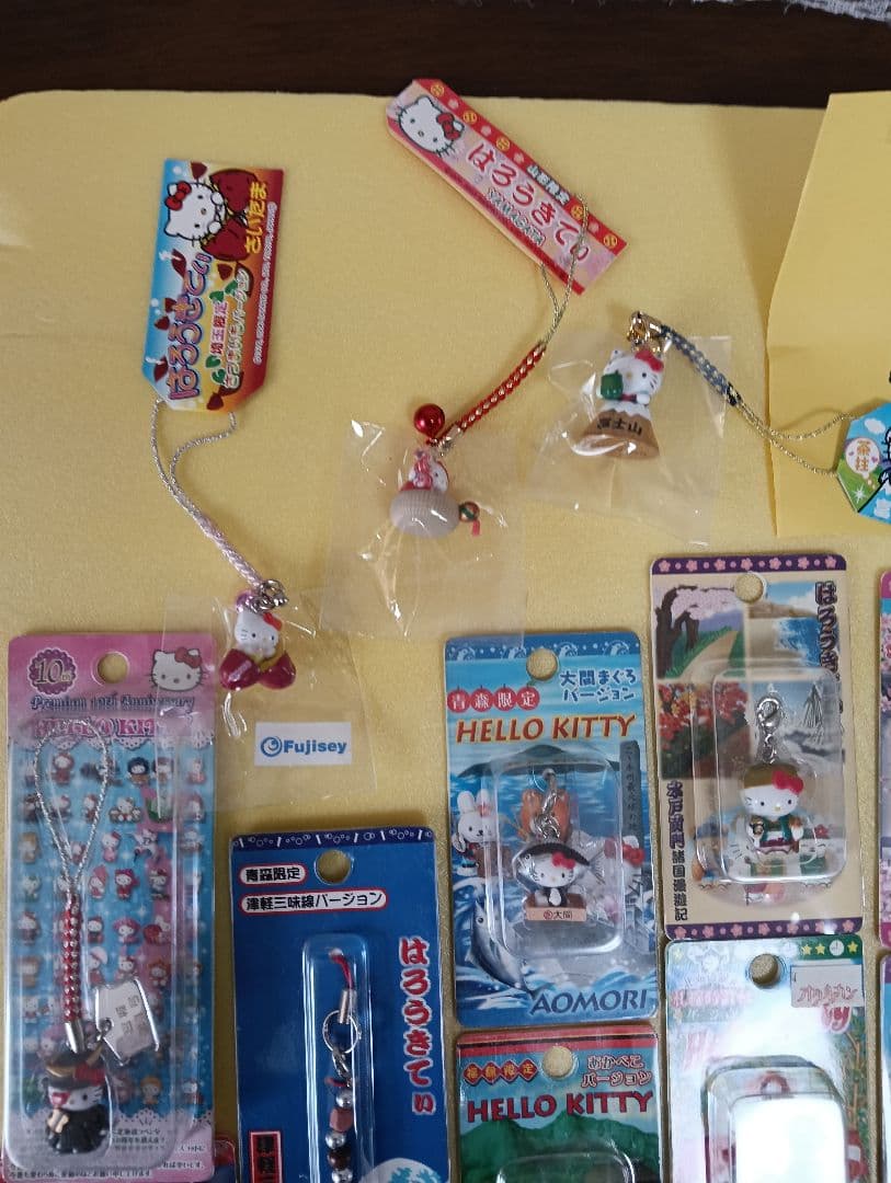 1 ご当地ハローキティファスナーストラップなど日本全国47都道府県制覇