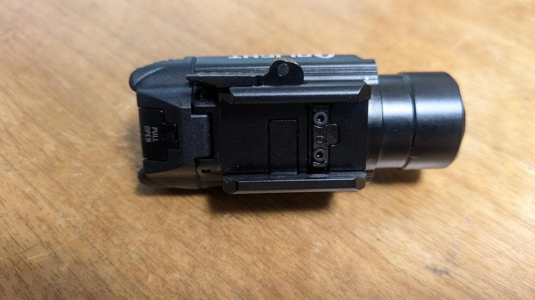 Olight BALDR　Pro レーザー&LED 電池式 タクティカルライト