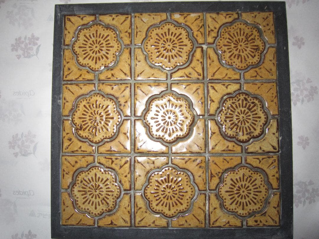 ｋumina　昭和４０年代レトロ杯盤モザイクタイル　７シート