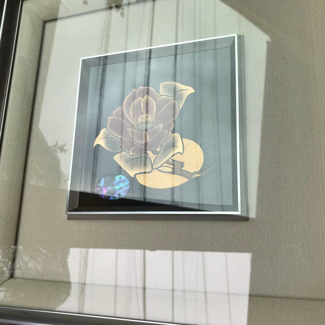 金箔 椿のアート作品